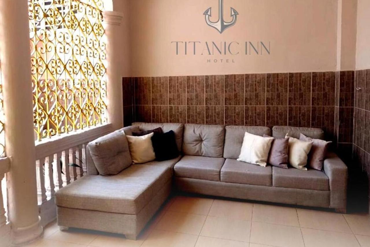 Hotel Titanic